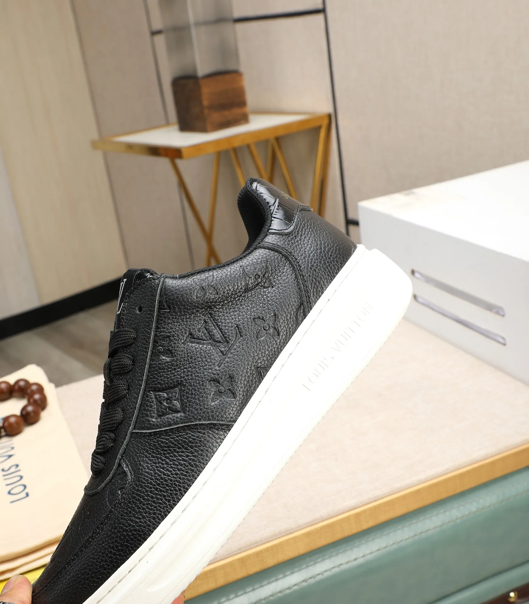 Men's shoes 💰540 💰(Niuli: full package) louis vuitton (Louis Vuitton/lv) top 🔍🔍 new models are on sale at the same time at the counter. The upper 🇮🇹 is imported from Italy, first-layer cowhide, and the lining is fully imported cowhide. 💪💪, completely 1⃣️ to 1 ⃣️Re-engraved🇮🇹💪💪, ⚠Sole: The original sole is specially provided by the original factory, the exclusive movable molded sole is super comfortable, ⚠The original factory follows the order, 🔍🔍high quality, you can enter and exit the counter at will, welcome to compare⚠. Code number:38-44